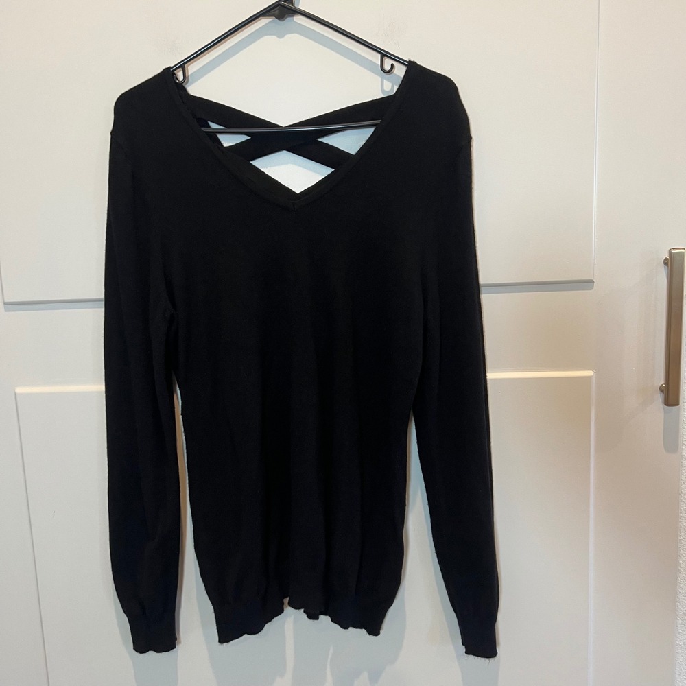 LOVE ELLIE Black Criss‎ Cross V Neck Long Sleeve Sweater Top Women's Size L